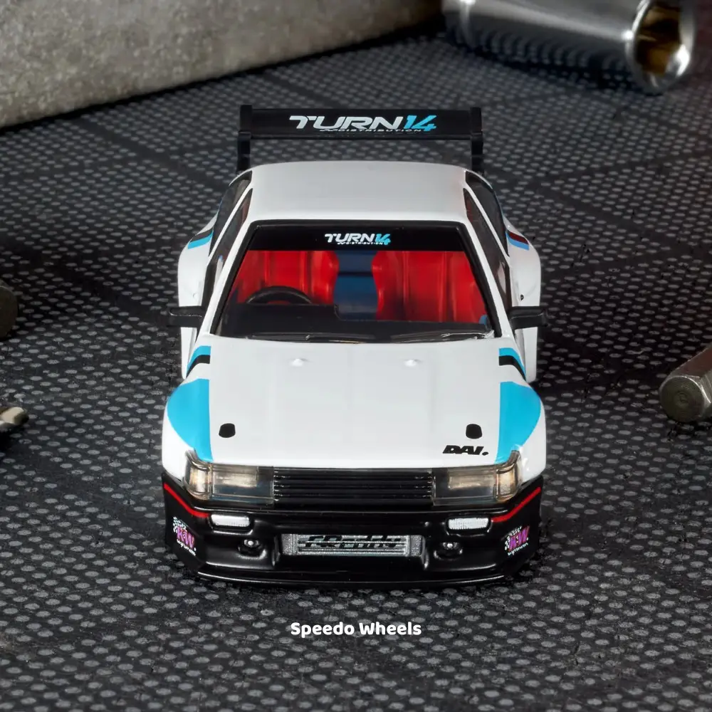 Toyota Corolla Levin (AE86) - Hot Wheels Elite 64