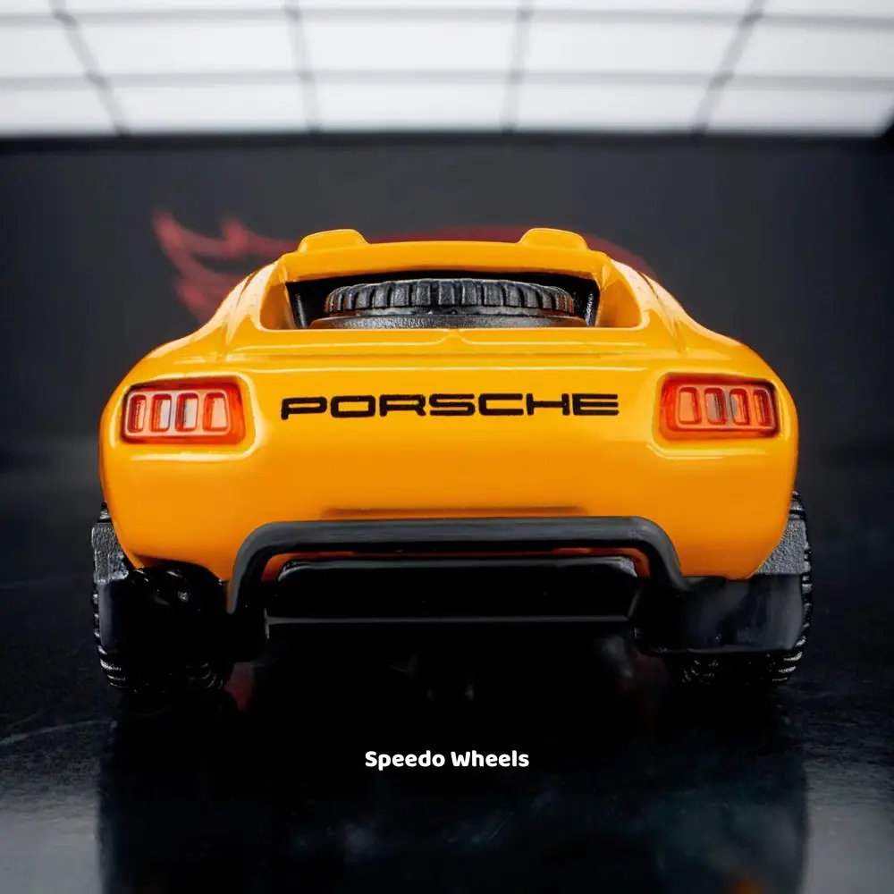 Hot Wheels Elite 64 - Porsche 928 Safari